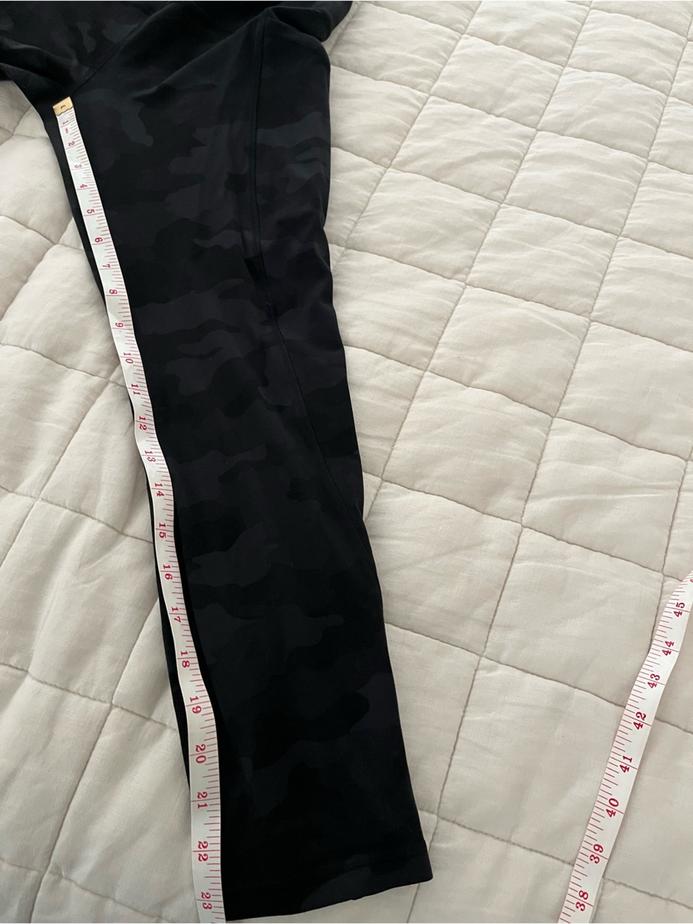 lululemon align Black Camo High-Rise Leggings pockets - Picture 9 of 10